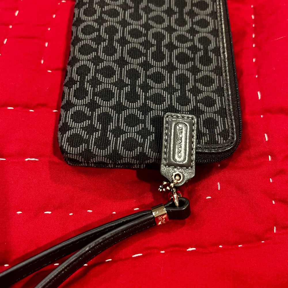 Coach Wristlet - Picture 4 of 7